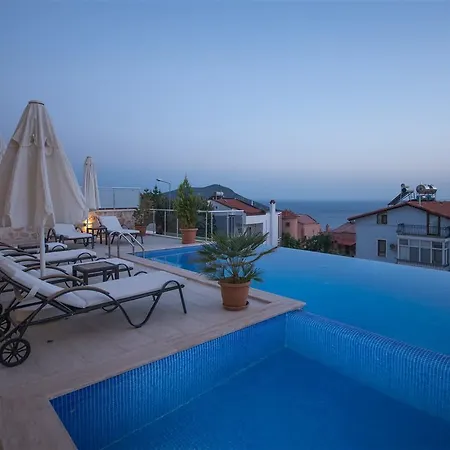 Villa Rose 1 *