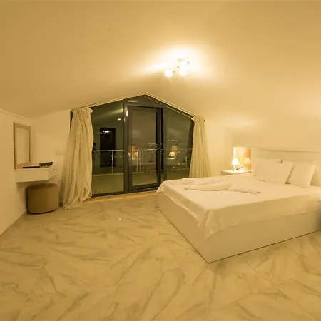Rose 1 * Kalkan