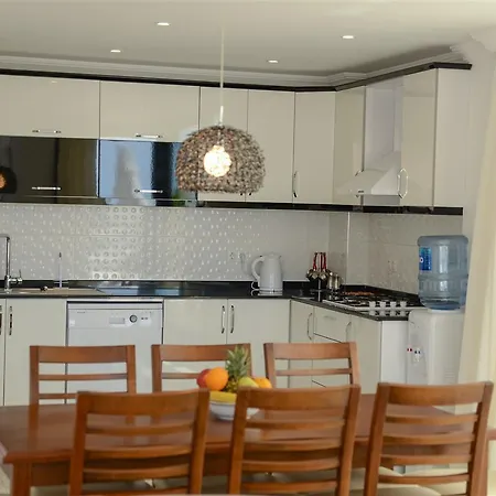 Villa Rose 1 *